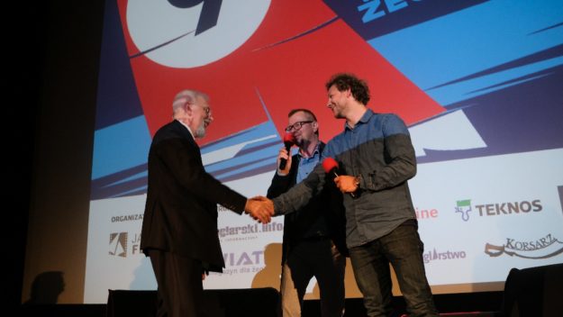 9 Festiwal Filmów Żeglarskich JachtFilm. Na scenie Kryspin Pluta, autor filmu „Kapitan”